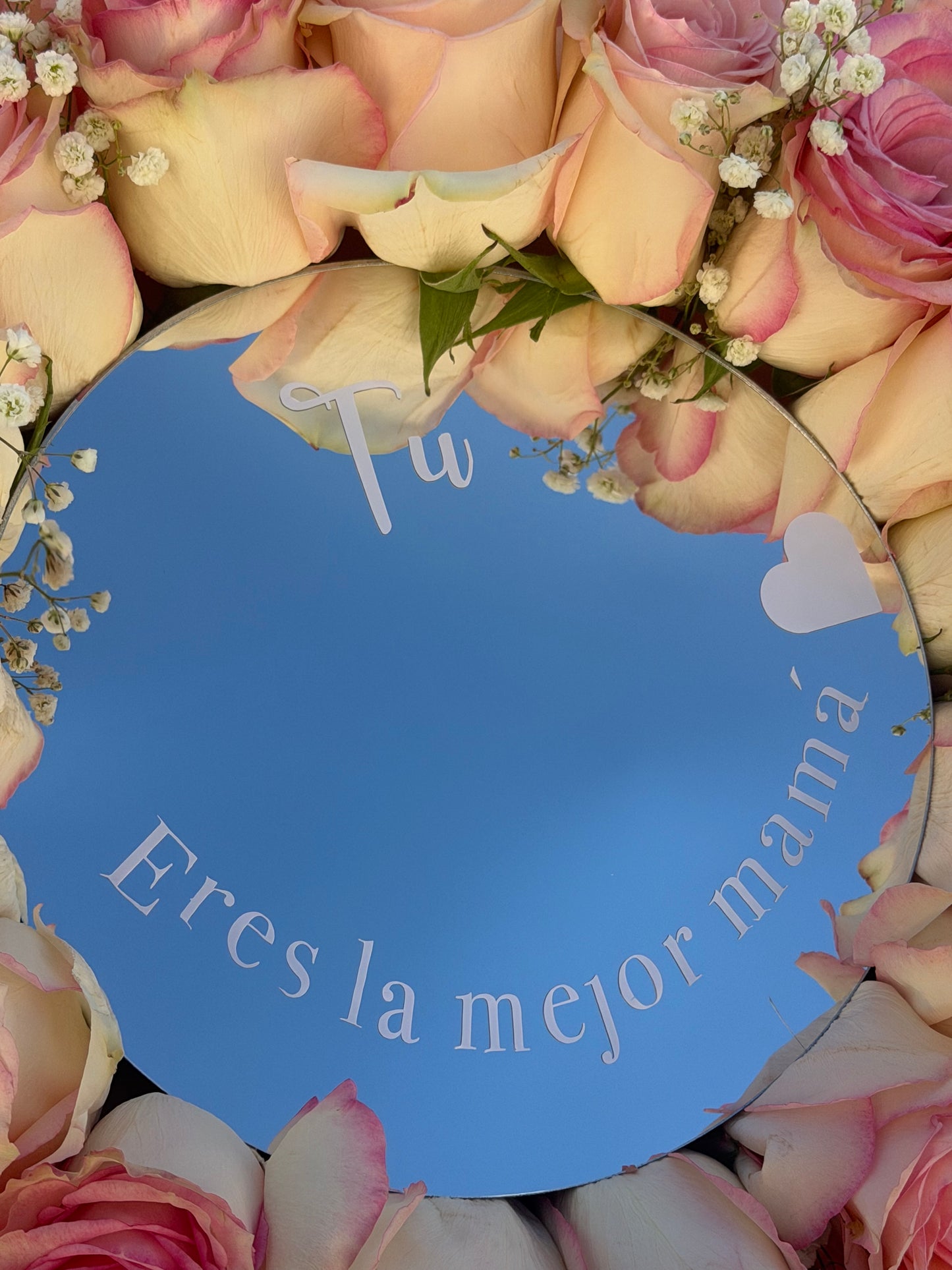Mother’s Day Mirror Rose Bouquet – A Beautiful Gift for Mom