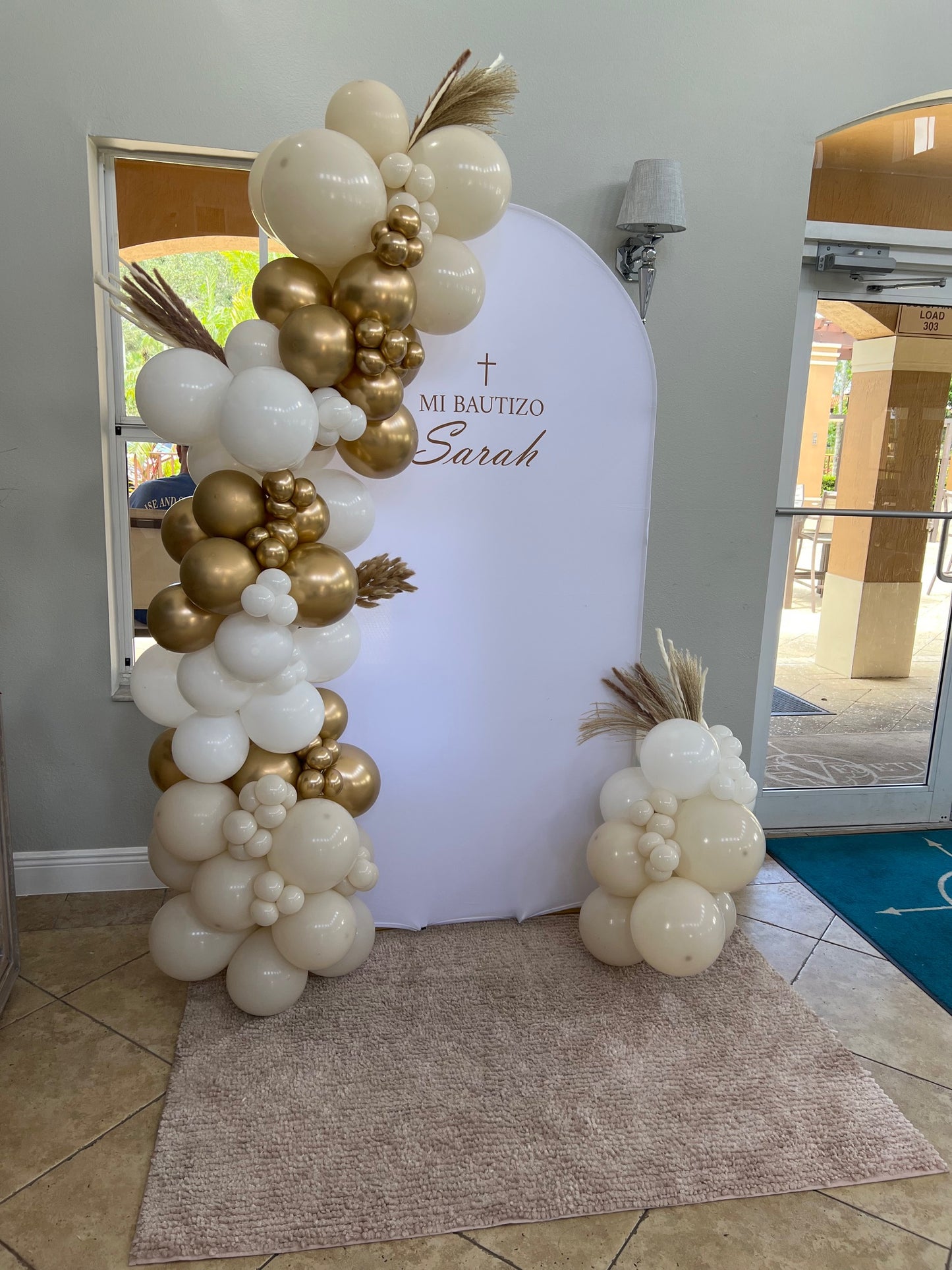 Lovely Semi Balloon arch