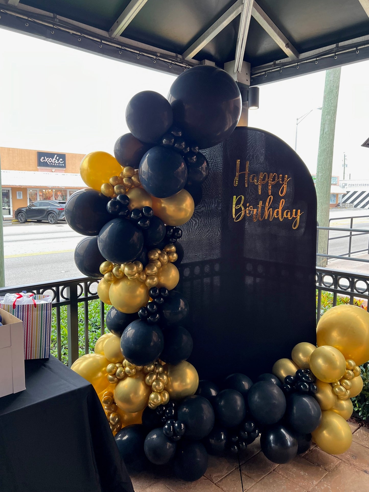 Lovely Semi Balloon arch