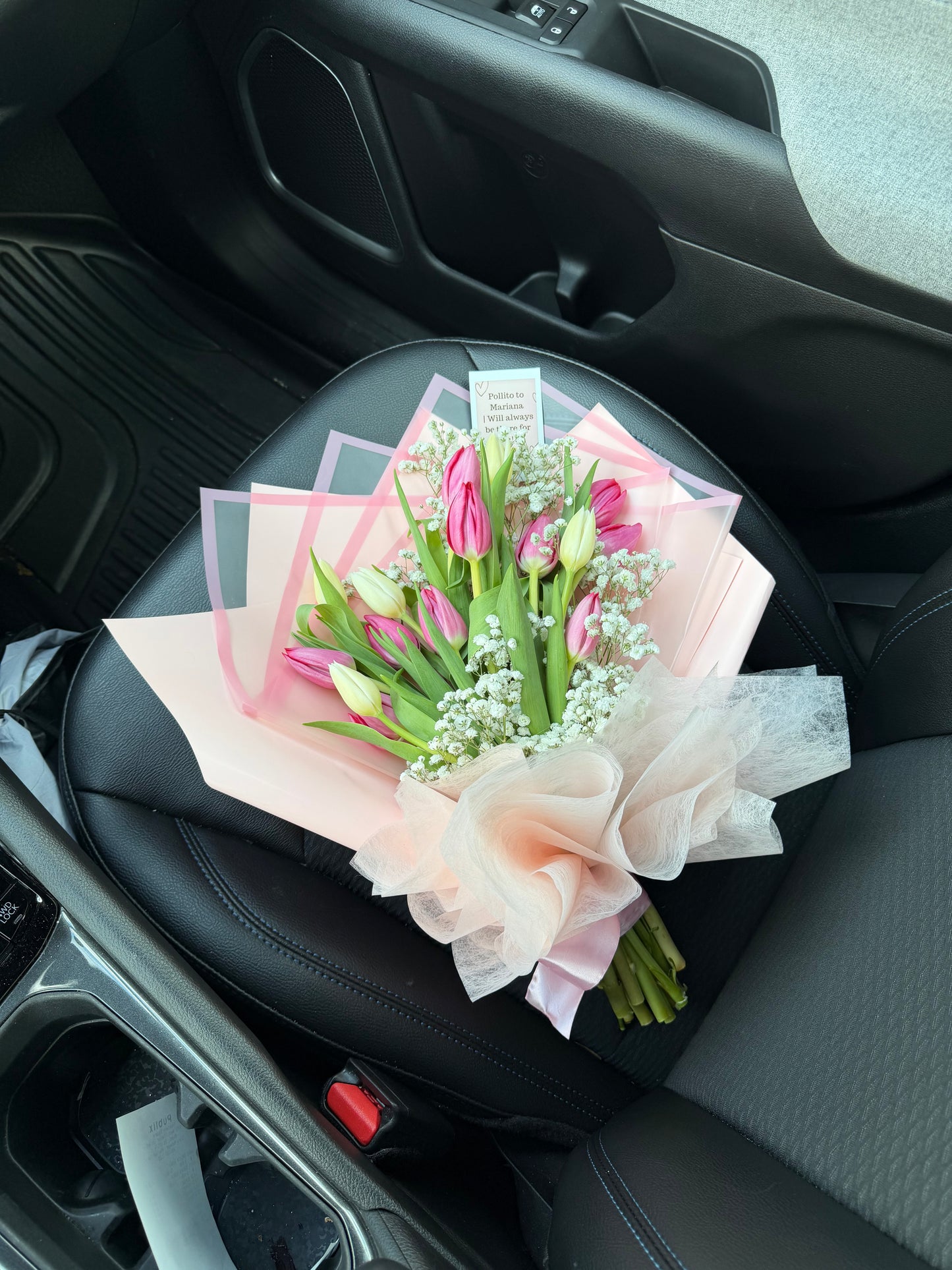Elegant Tulip Bouquet – A Perfect Gift for Any Occasion